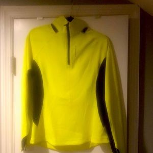 Women’s reflective running top